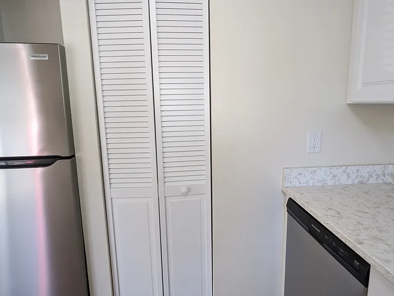 4063 N Alaska St #4063 — Photo 2