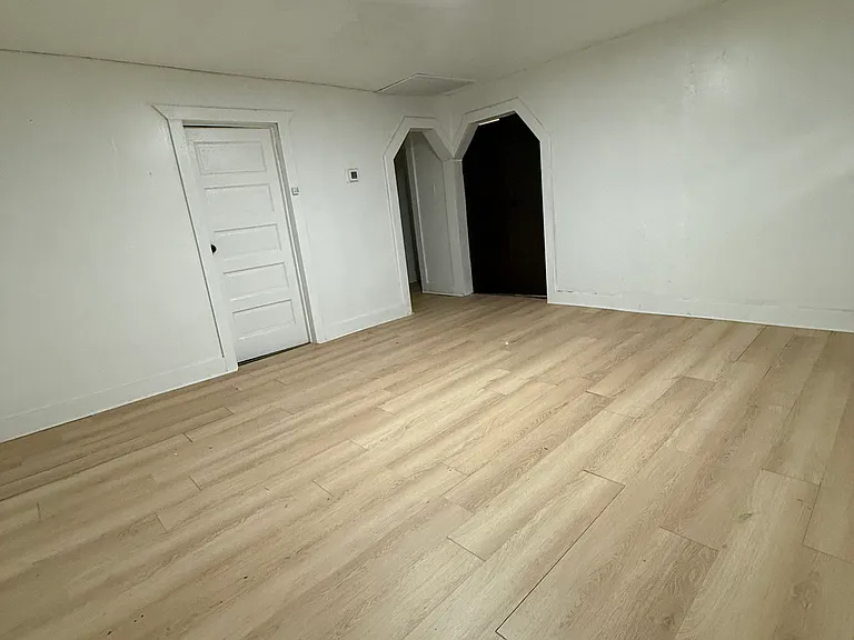 445 Southport Rd — Photo 5