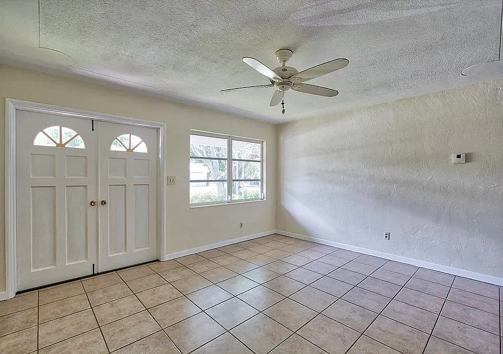 3196 70th Ln N — Photo 2