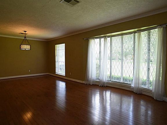 4th image of 8115 Glenloch Dr