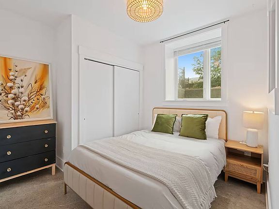 5th image of 412 1/2 E 24th St