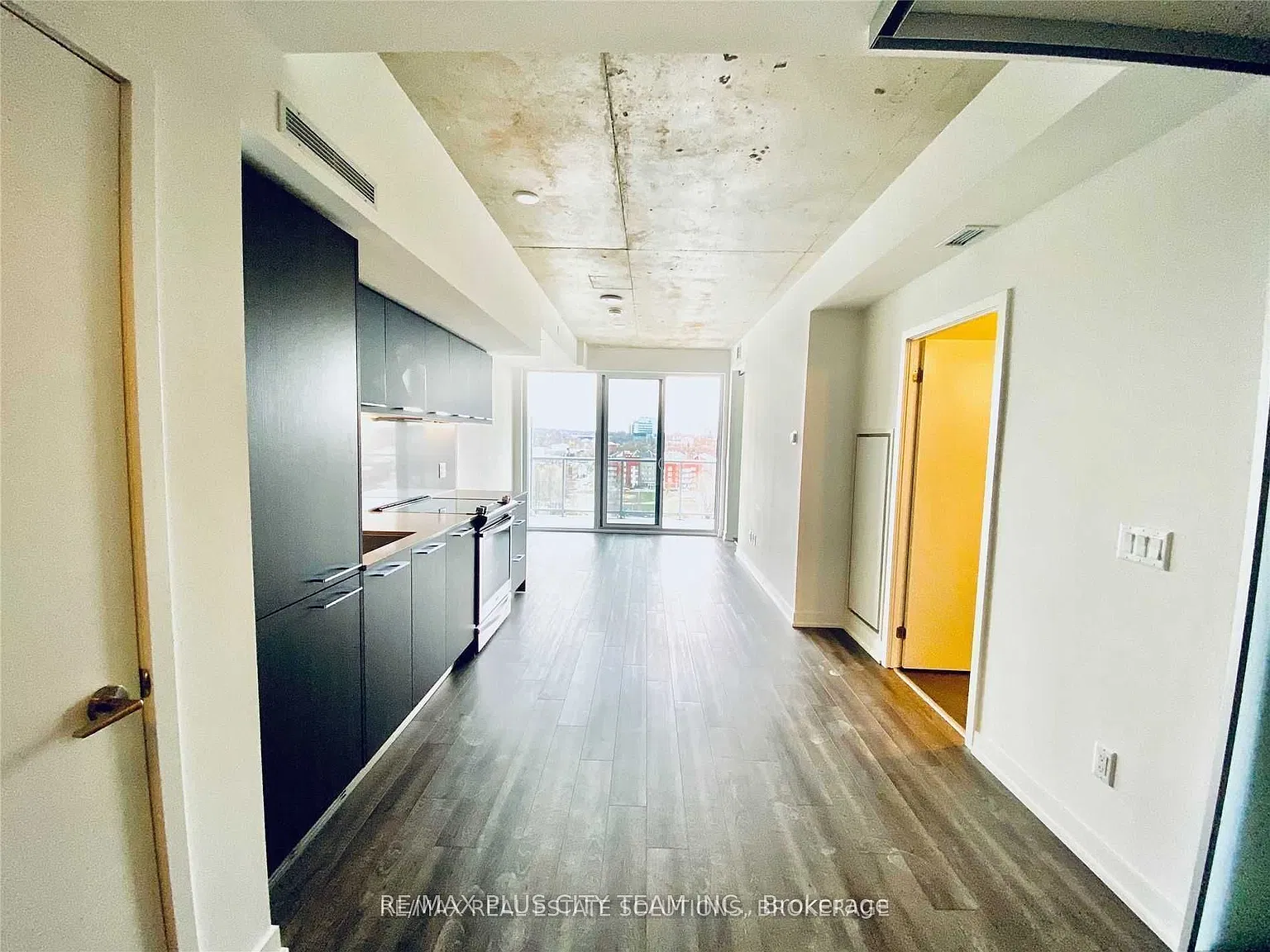 2 bed, $2,700 — Photo 3