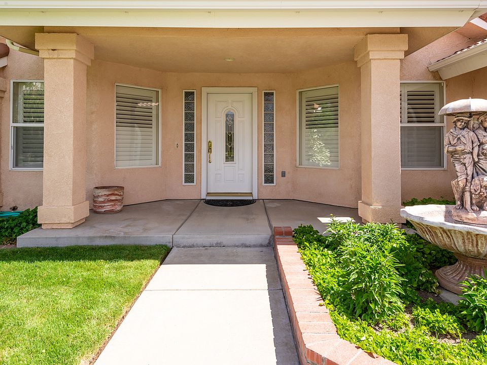 1st image of 940 Winter Green Dr