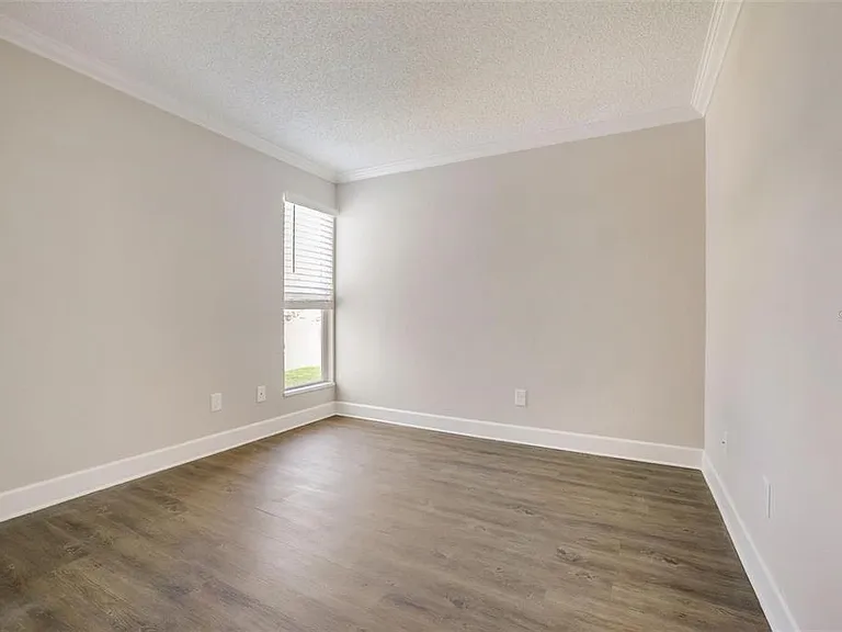 2556 Woodgate Blvd #101 — Photo 18