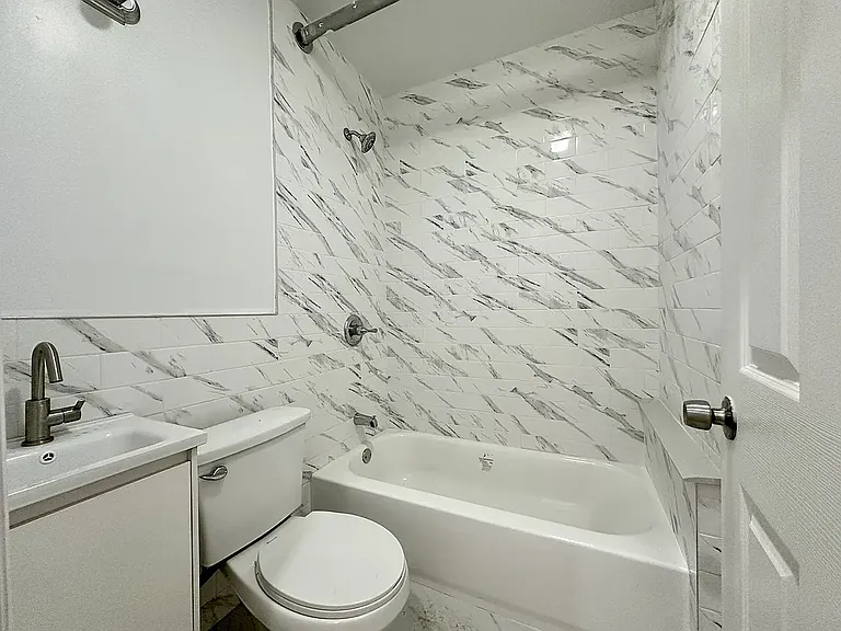 200 W 119th St #B — Photo 3