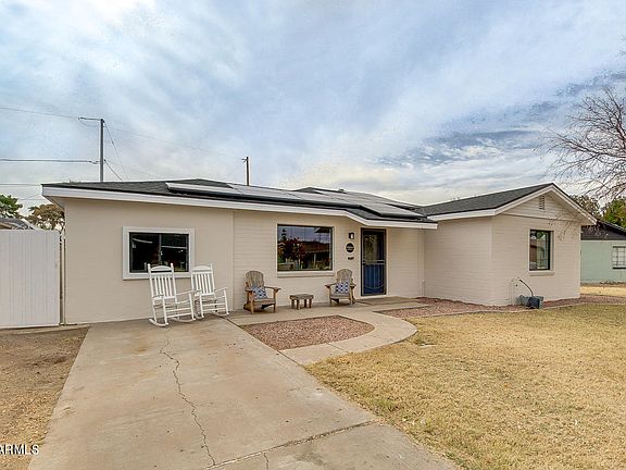 2nd image of 1005 E Glenrosa Ave