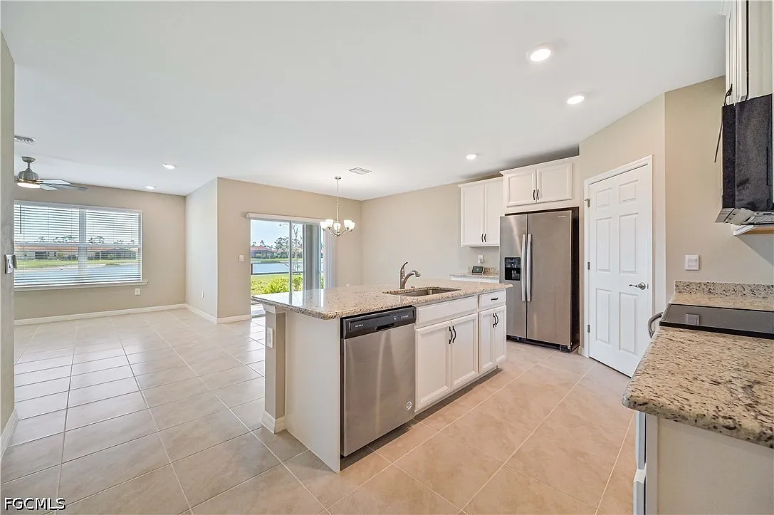 4 bed, 2.0 bath, 1828 sqft, $2,800 — Photo 4