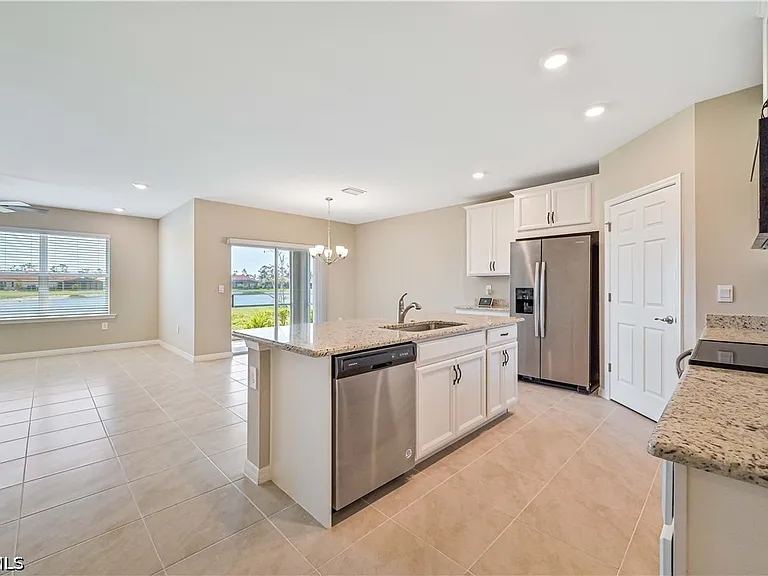 4226 Bloomfield St — Photo 4