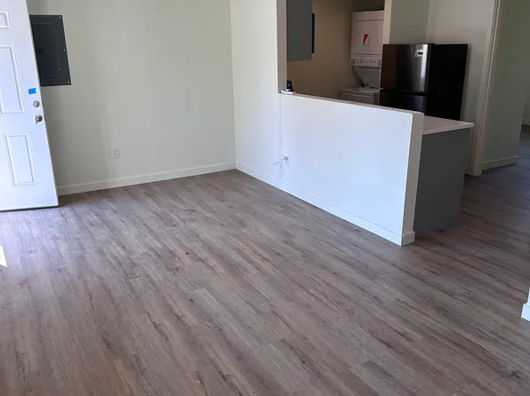 115 S James St #5, Silverton, OR 97381