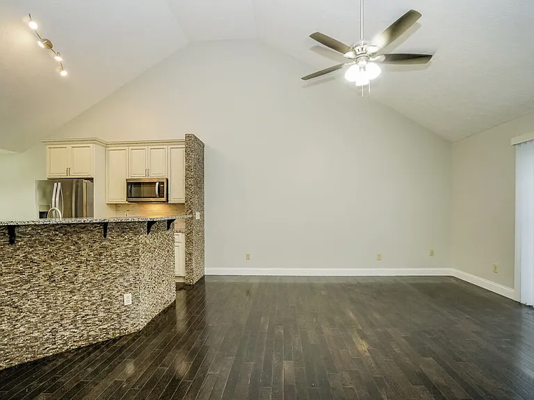 2131 Juneau Way — Photo 7