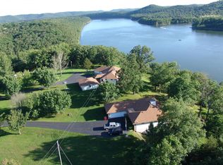 73 Branch Rd, Galena, MO 65656