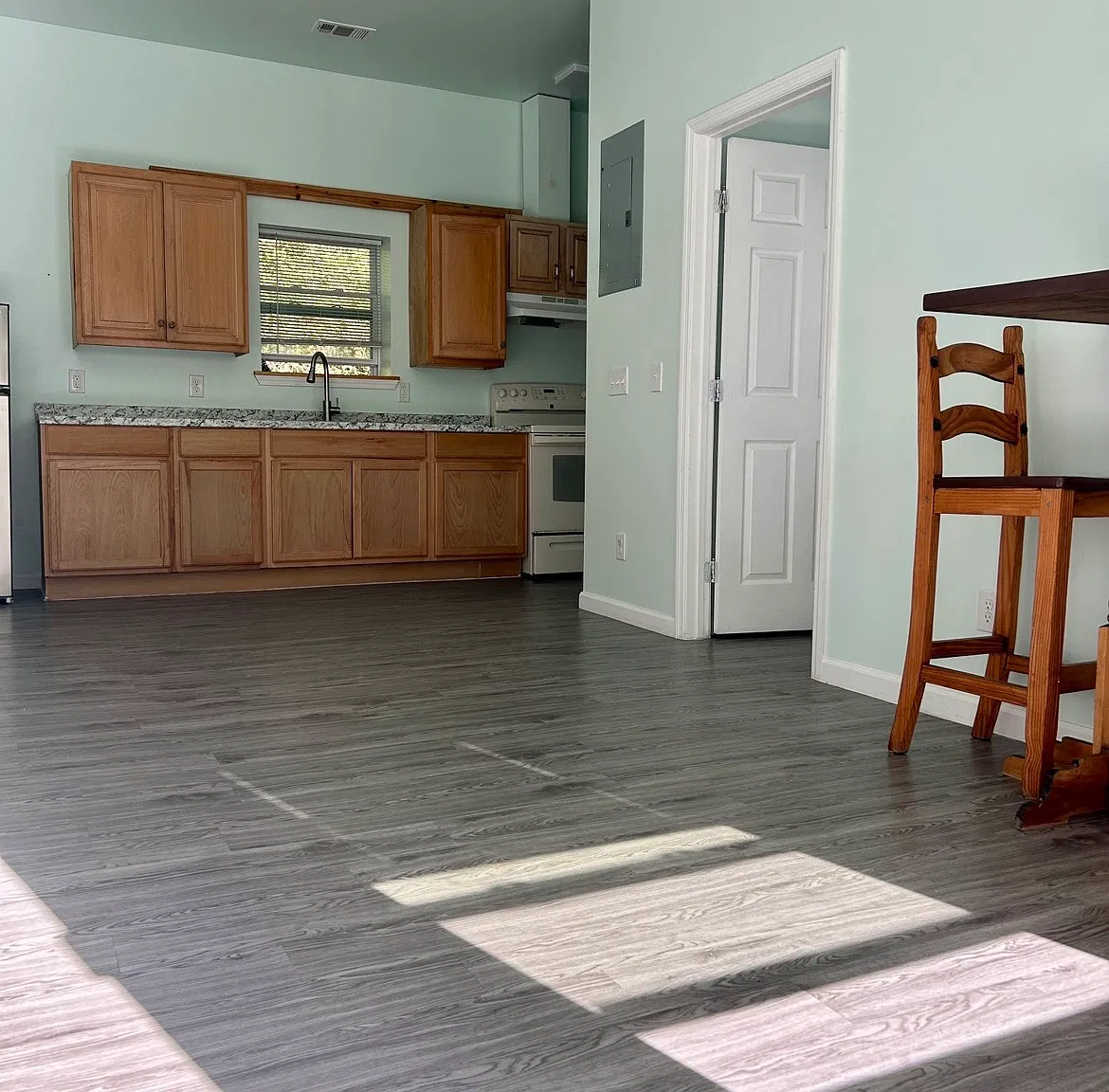 2 bed, 900 sqft, $1,380 — Photo 1