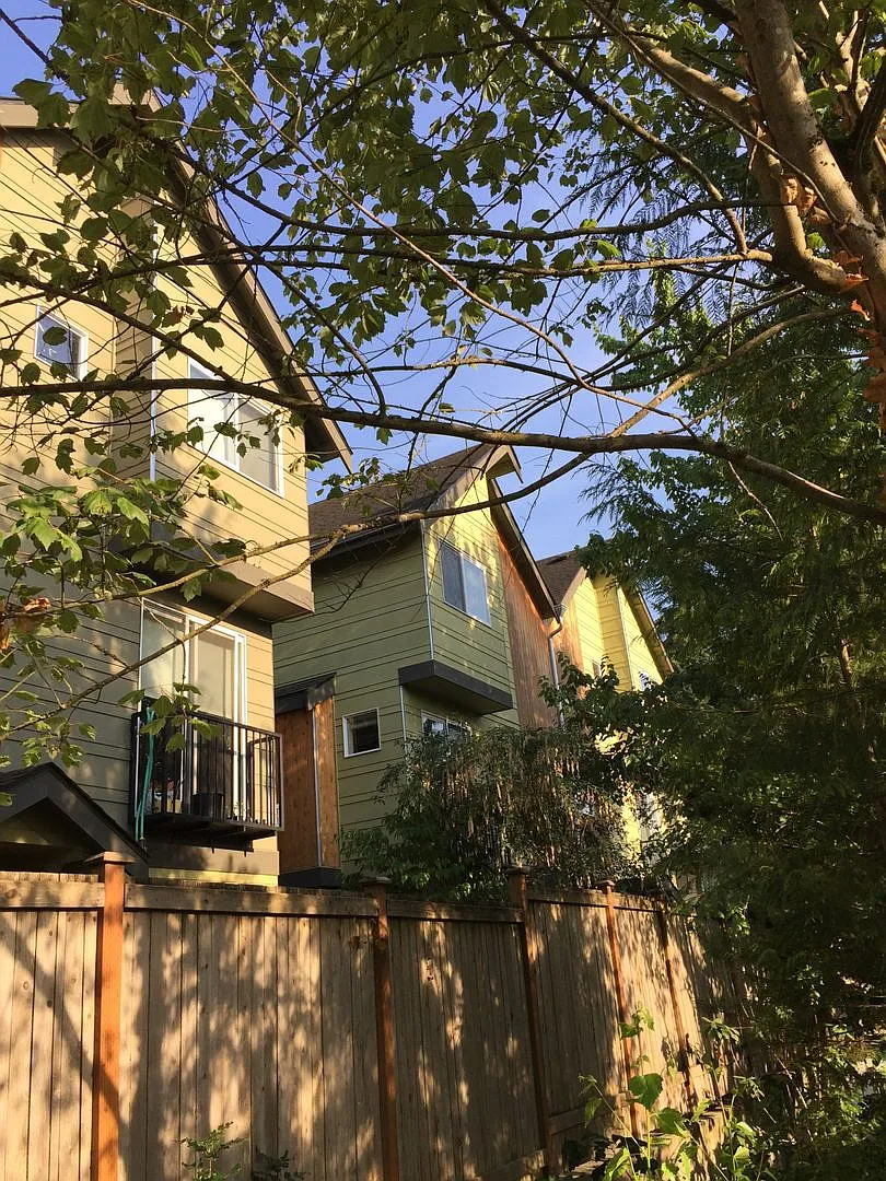 Nice 2-bed, 2.5-bath townhouse in Seattle for rent! — Photo 3