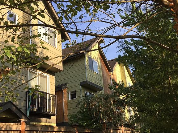 3rd image of 12546 35th Ave NE APT B