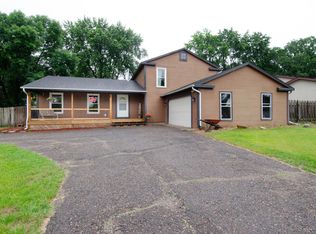 977 122nd Ln NW, Coon Rapids, MN 55448