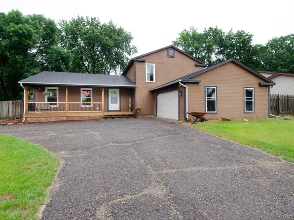 977 122nd Ln NW, Coon Rapids, MN 55448