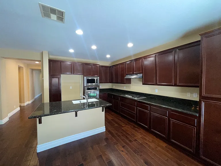 10330 Cooks Dr — Photo 9