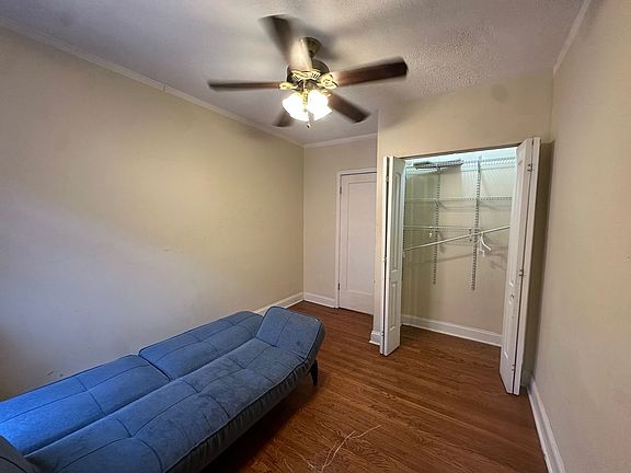 5th image of 1375 W Greenleaf Ave #3N
