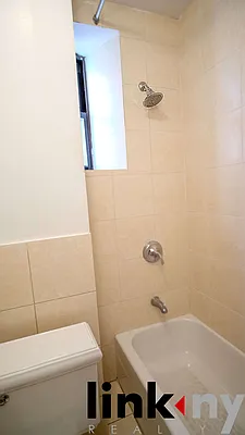 Rented by Link NY Realty | media 7