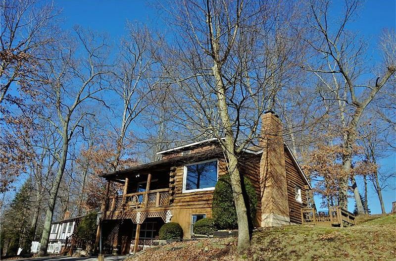 1st image of 134 Greenwood Dr