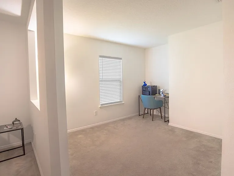 2527 Eisner Dr — Photo 24
