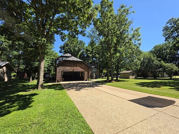 2nd image of 710 Apache Dr