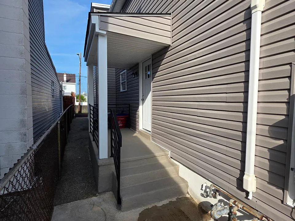 410 Logan St