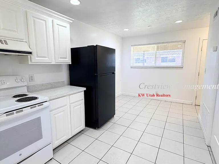 Washington Terrace 8-Plex — Photo 4