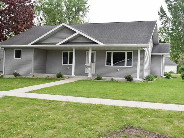 414 Maple St, Osage, IA 50461