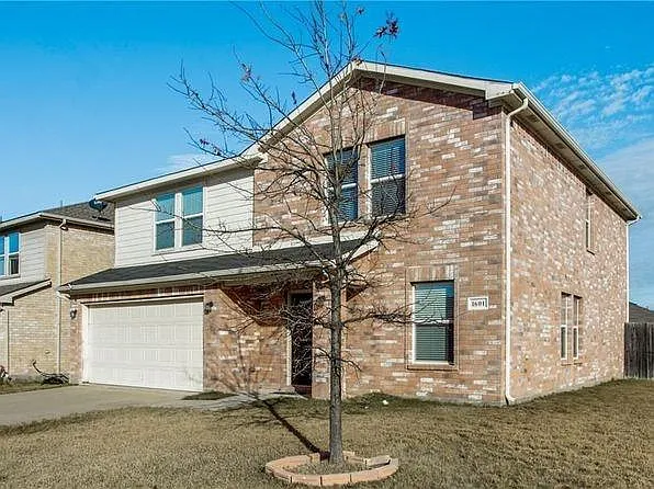 1601 Lionheart Dr — Photo 3