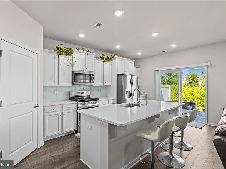15 Morley Blvd — Photo 13