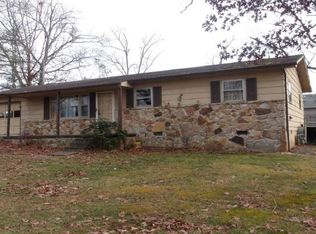 296 Dillon St, Crossville, TN 38555