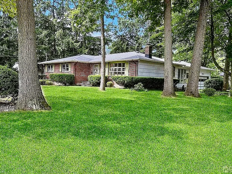 531 Ryders Ln — Photo 4