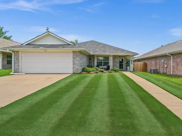 7022 La Hacienda Dr, Flint, TX 75762