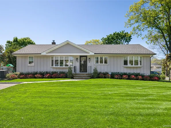 2 Sunderland Street, Melville, NY 11747