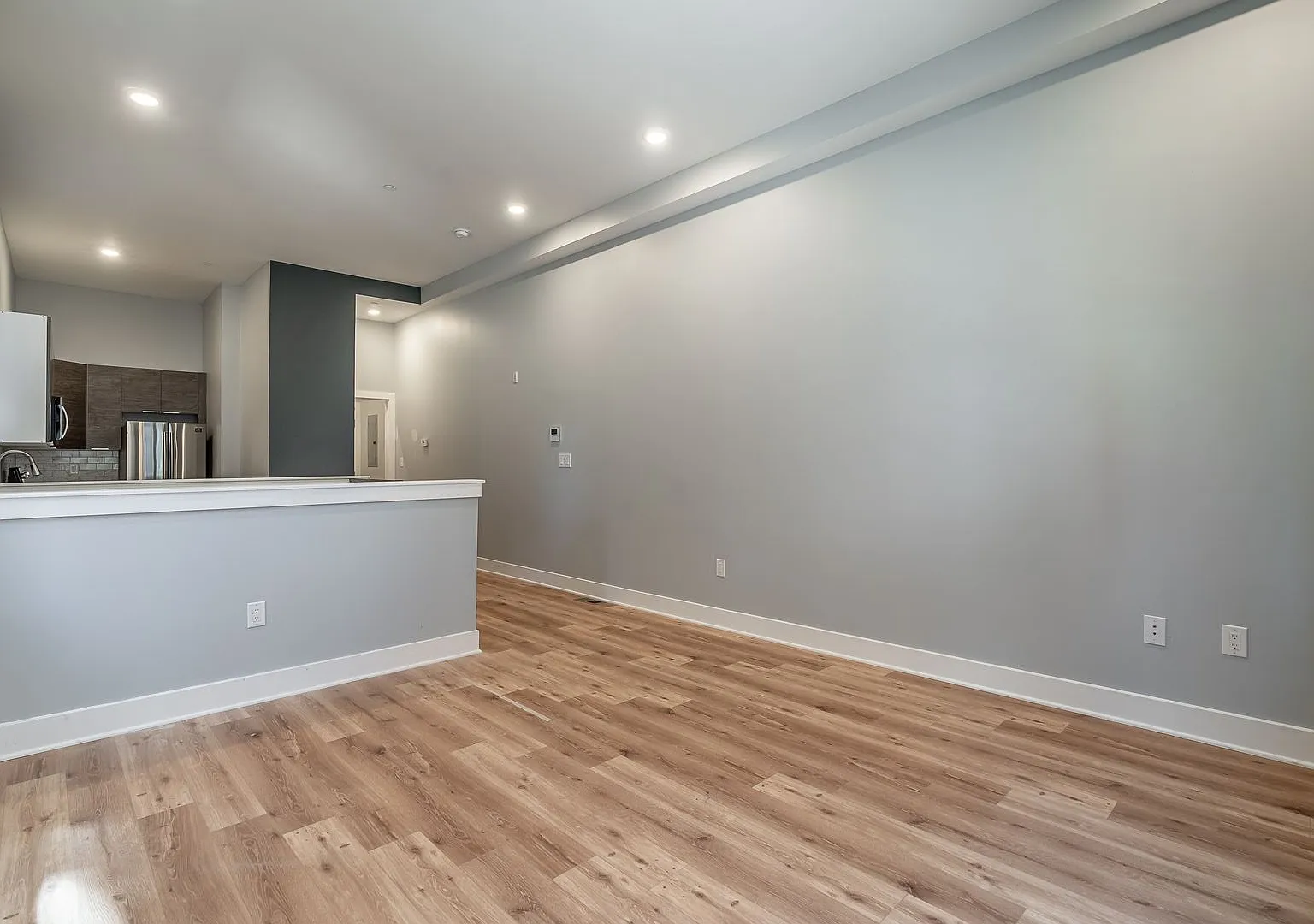 1 bed, 700 sqft, $1,400 — Photo 3