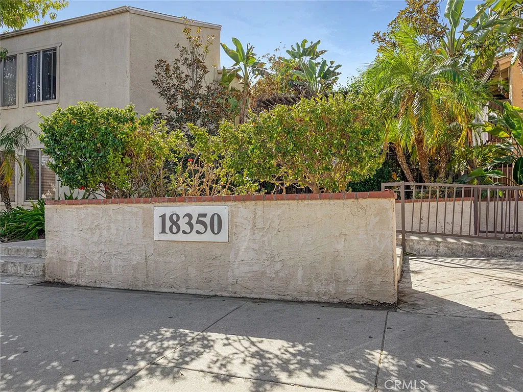 3 bed, 1030 sqft, $3,500 — Photo 1