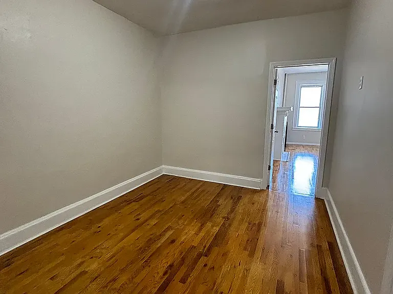 220 Roseville Ave #5D — Photo 4