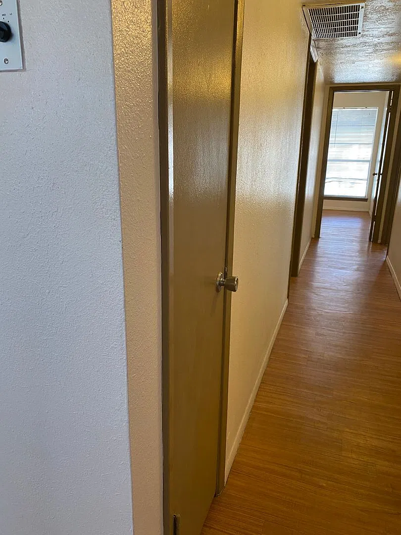 3bdr 2 bath condo in NE Heights — Photo 2