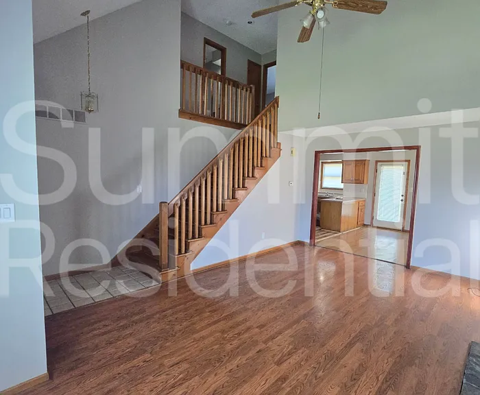 6636 W 152nd St — Photo 2