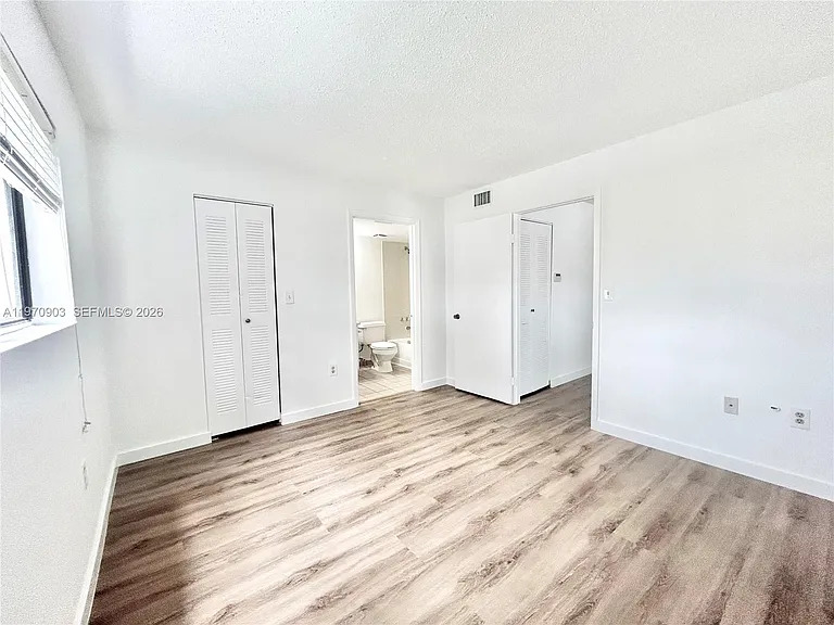 400 Palm Cir W #201 — Photo 23