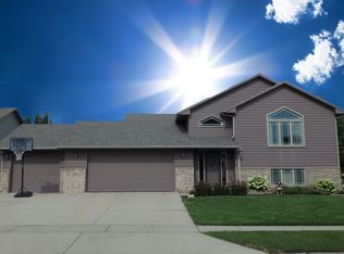 6405 S Crane Ave, Sioux Falls, SD 57108