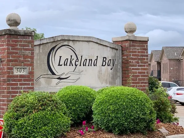 503 Lakeland Dr, Hot Springs National Park, AR 71913