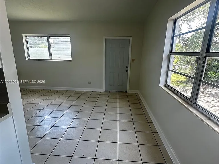 821 SW 2nd St — Photo 18