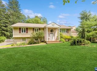 98 Spring Valley Rd, Paramus, NJ 07652