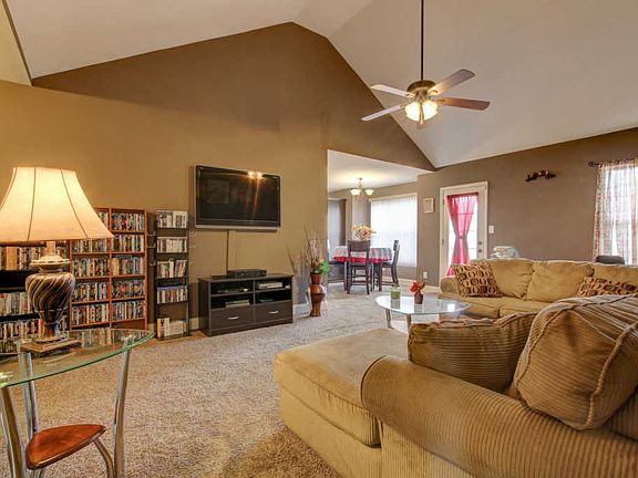 2nd image of 1342 Whitt Ln