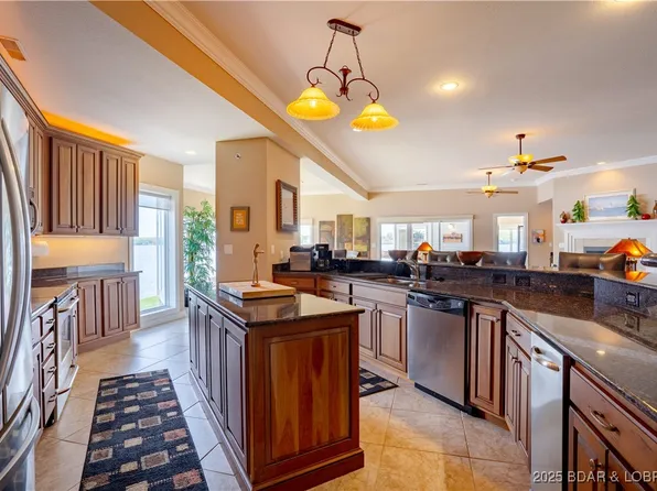 492 Regatta Bay Dr #1A, Lake Ozark, MO 65049
