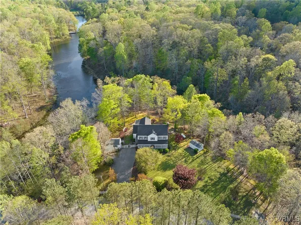 2801 Larkwood Rd, Quinton, VA 23141