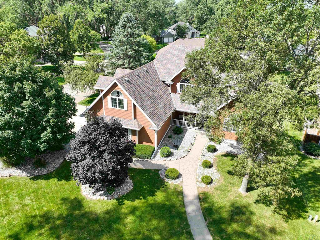 445 N Royal Troon Dr, Dakota Dunes, SD - View 3