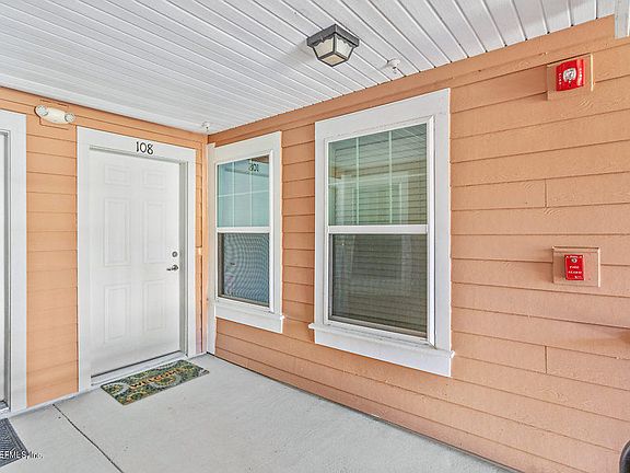 4th image of 201 Larkin Pl Unit 108